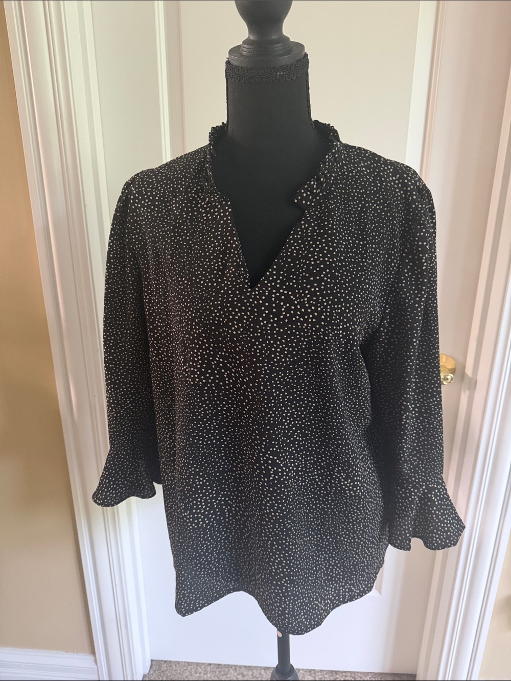 Tahari Black Dot-Print V-Neck 3/4 Sleeve Women's Top